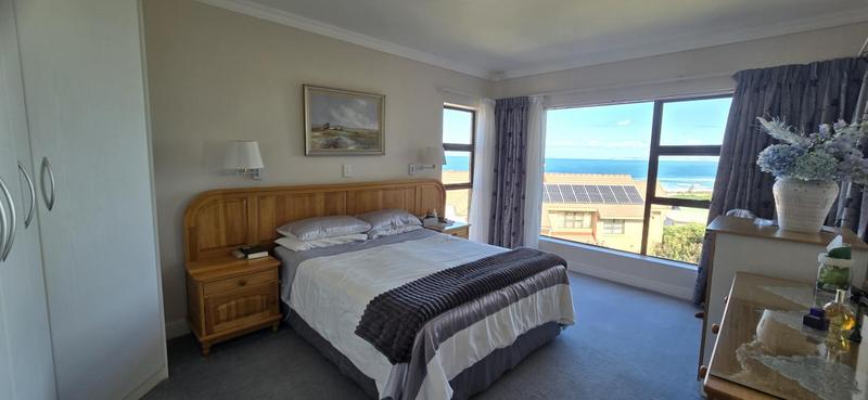 4 Bedroom Property for Sale in Glentana Western Cape